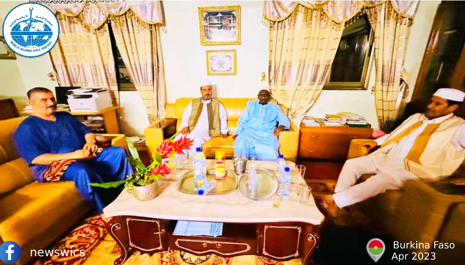 مستشار رئيس بوركينا فاسو للشؤون الإسلامية يستقبل مدير مكتب الجمعية في بوركينا فاسو